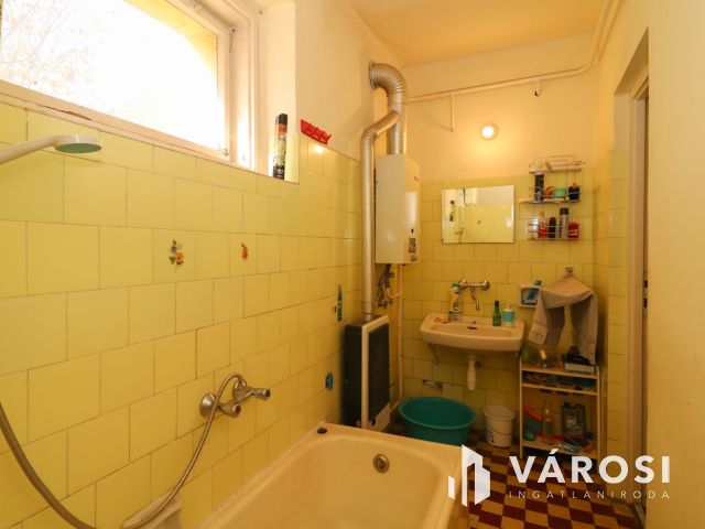 Eladó 3 szobás családi ház Újkígyóson, rendezett kerttel