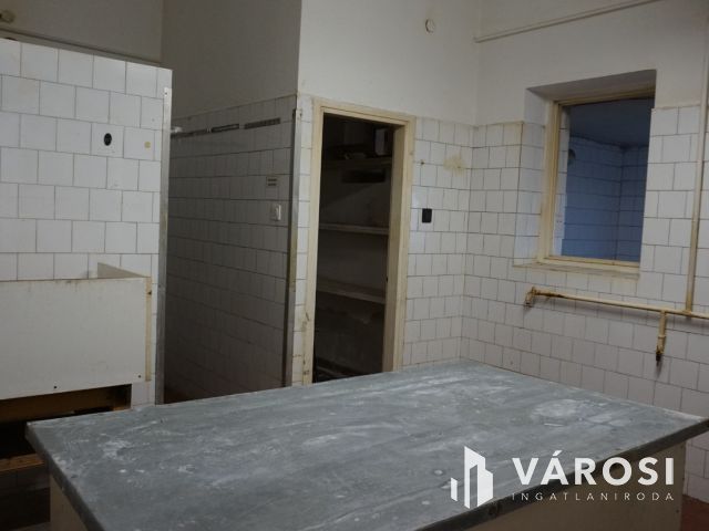 Patinás ház kiváló helyen Vásárhelyen