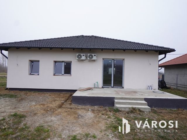 Újépítésű családi ház Galgahévízen!