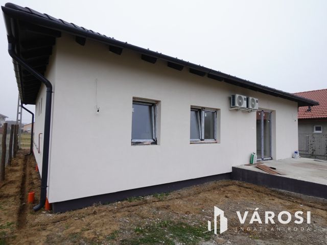 Újépítésű családi ház Galgahévízen!