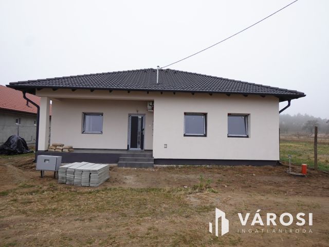 Újépítésű családi ház Galgahévízen!