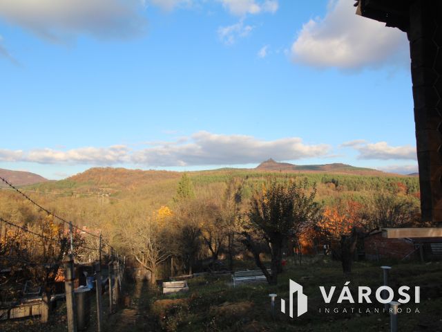 Családi okok miatt eladó