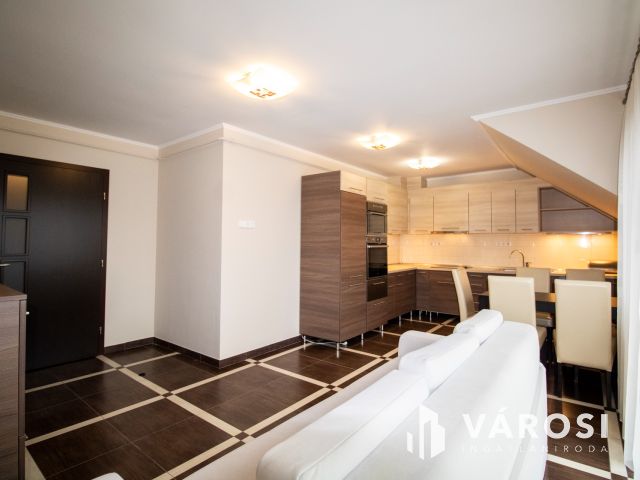 Modern sorházi lakás teljes bútorzattal