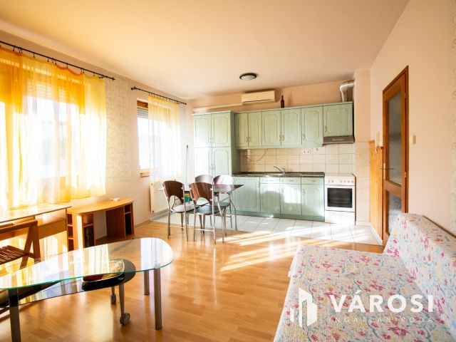 Kiadó modern garzon Békéscsaba szívében