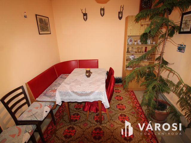 3 szobás tégla ház Gyulán a magyarvárosi részen.