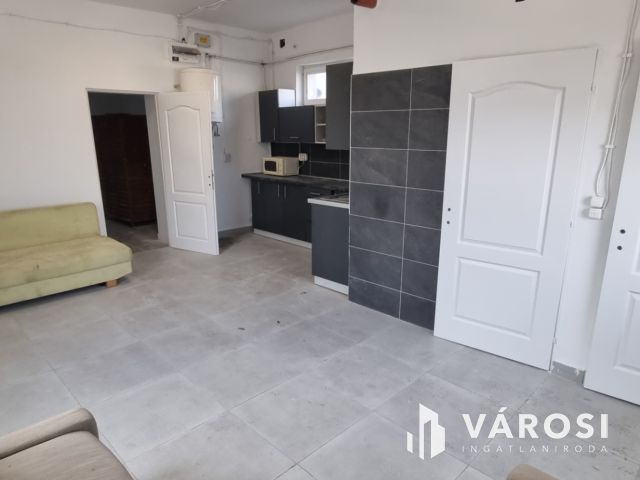 Kiadó kis épület az Ipari Parkban!