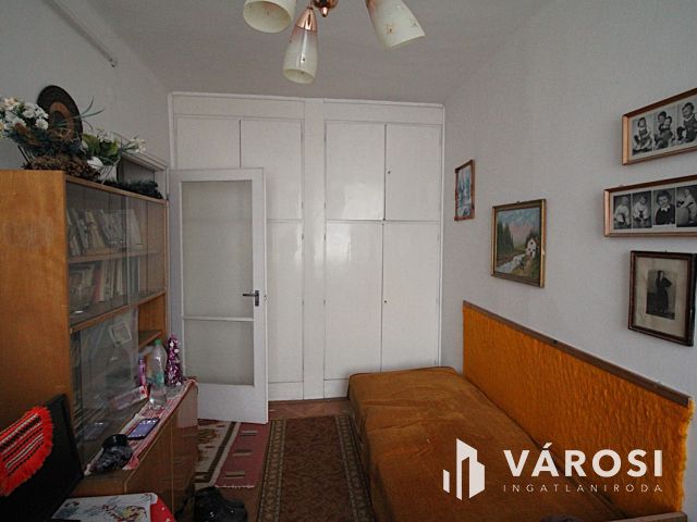 Otthonos, kétszobás lakás eladó!