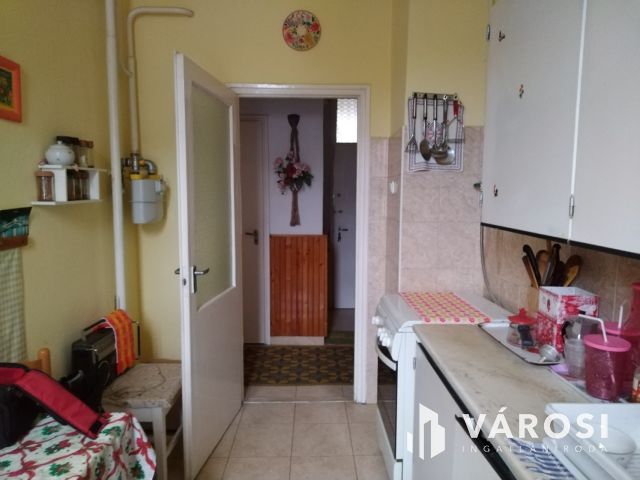 Otthonos, kétszobás lakás eladó!