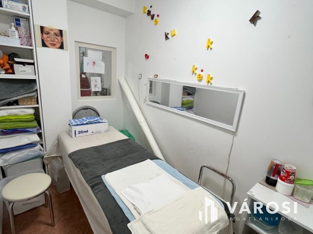 Debrecen Nagyerdő nagyon frekventált részén, rendelő!