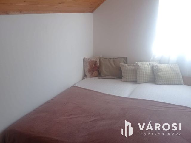 Önálló retro nyaraló Sóstón eladó