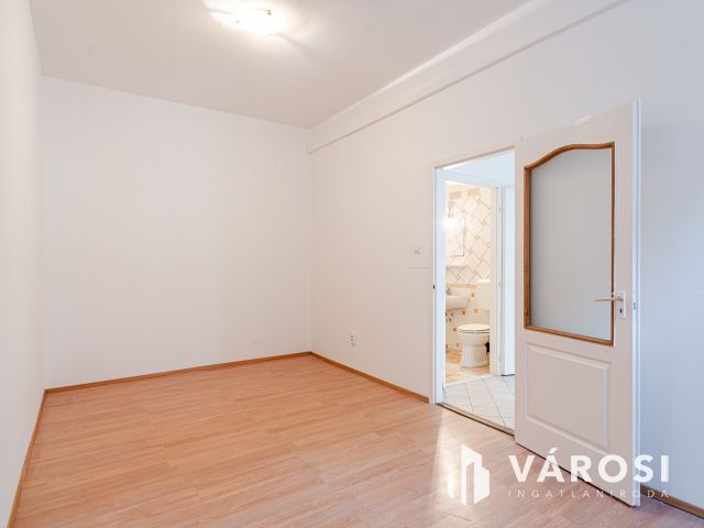 Belvárosi lakás, Zsinagóga 1 perc sétára - földszint