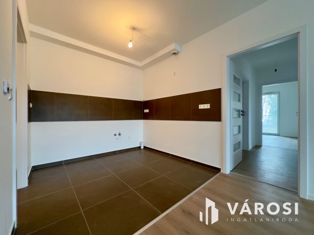 Balatonföldváron 1. emeleti luxuslakás eladó!