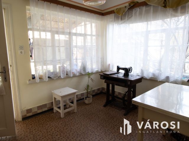 Csend és tágasság - fejleszthető ingatlan Csőváron