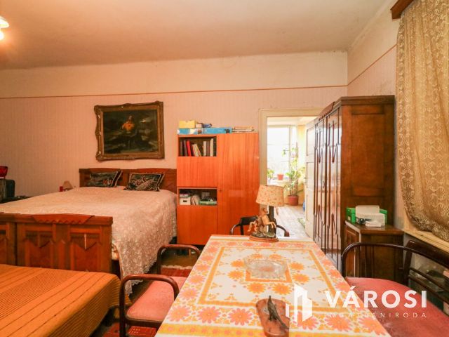 Nagypolgári ház nagy telekkel Nyírvasváriban!