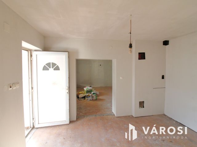 Felújítandó 3 szobás ház Susánban