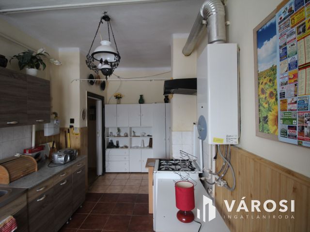 Kitűnő helyen, kétszobás, otthonos lakás