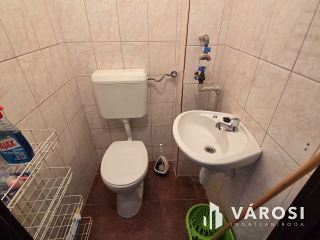 Kitűnő helyen, kétszobás, otthonos lakás