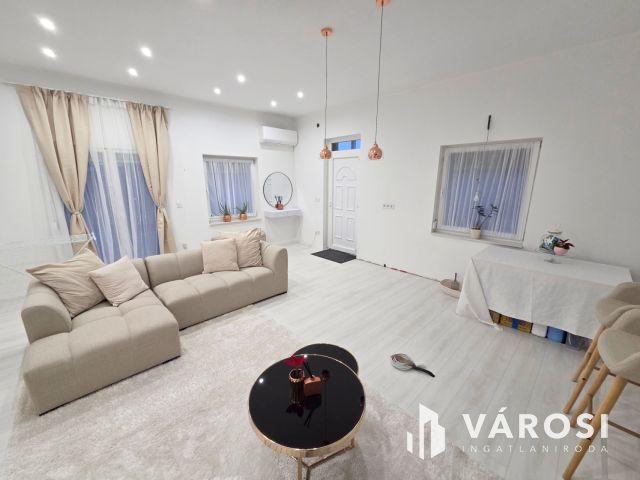 Exkluzív ikerház + Különálló modern lakás egyben eladó