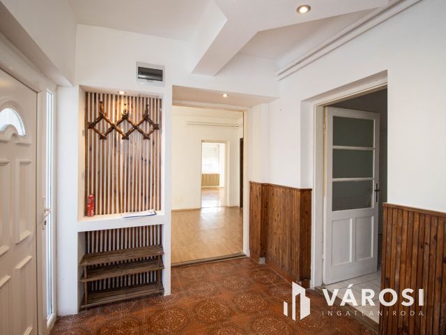 Lehetőségekkel teli ház Eladó Győrladaméron ideális telekkel