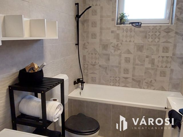 Vadiúj csinos apartmanok kiadók családi házas környezetben