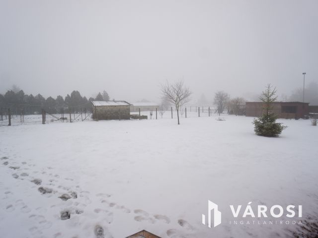 Kedves kis családi ház, nyugodt helyen!