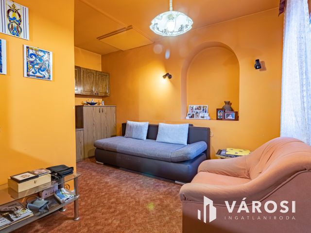 Három szobás ikerházfél eladó, Szigethalmon.