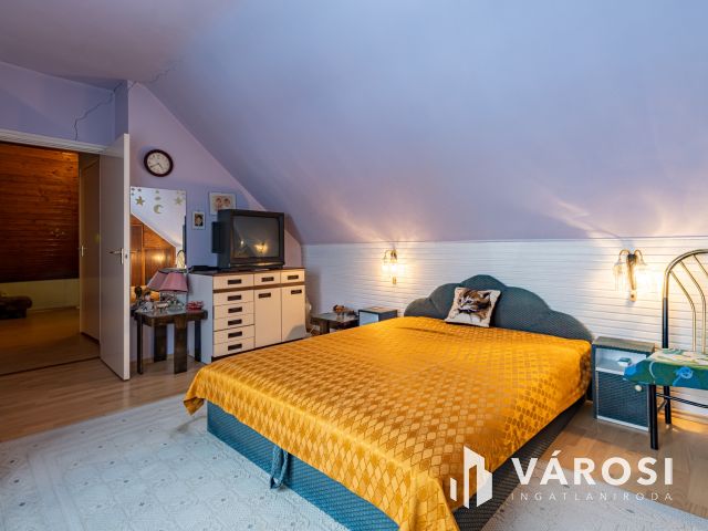 Három szobás ikerházfél eladó, Szigethalmon.