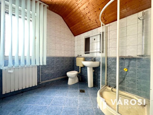 Frigyes krt.-on felújítandó ikerház eladó!