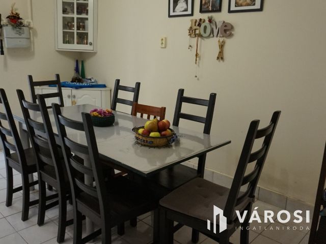 Tágas lakás kertrésszel kiváló helyen Vásárhelyen