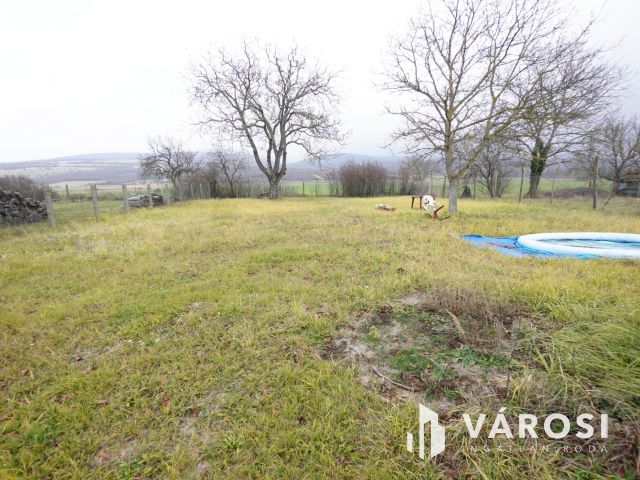 Kilátással a Börzsönyre Letkésen!