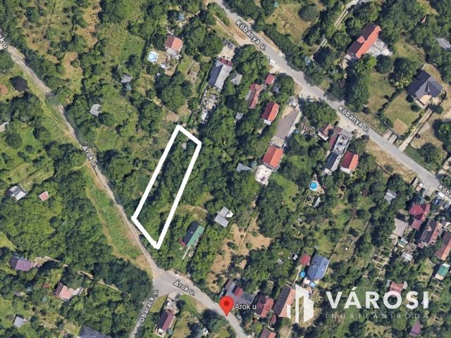 Zártkerti telek Békásmegyer felett!