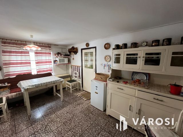 Figyelem! Tiszafüreden Nagyon Szép Parasztház Eladó!