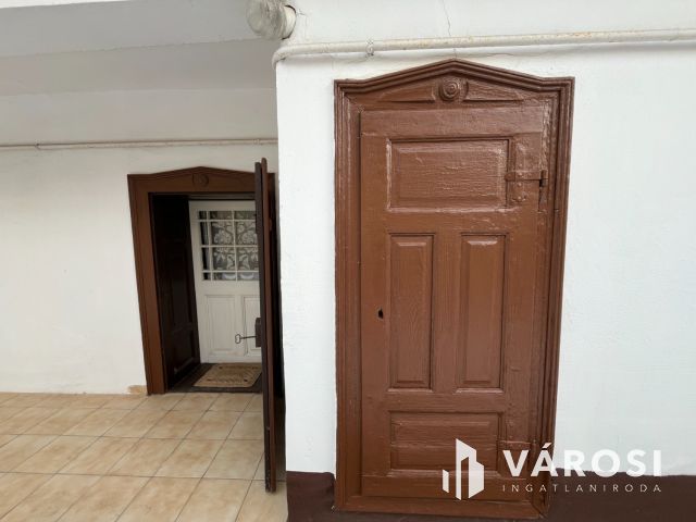 Figyelem! Tiszafüreden Nagyon Szép Parasztház Eladó!