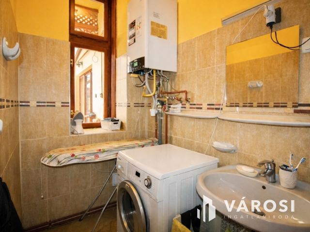 Nagyvonalú terek, polgári hangulat Békéscsaba belvárosában