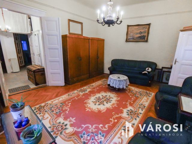 Remek elhelyezkedéssel a Csaba utcában!