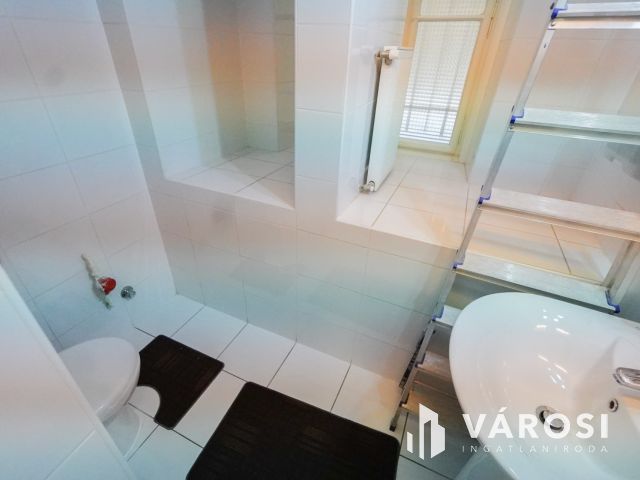 Sokoldalú lakás a Belvárosban!