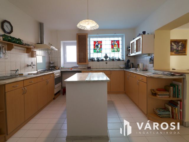 Belvárosi családi ház