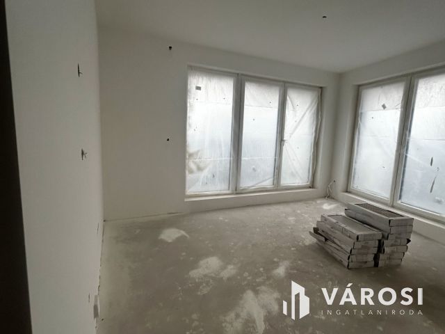 Újpest központban eladó egy új modern tágas otthon