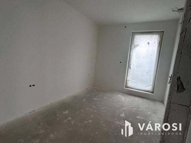 Újpest központban eladó egy új modern tágas otthon