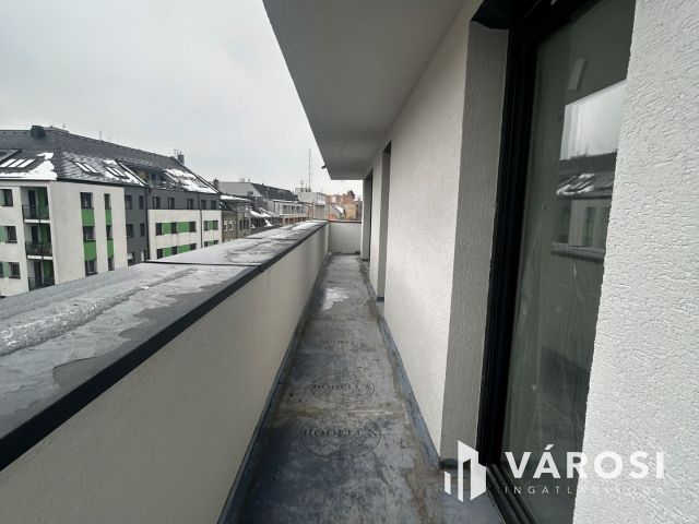 Újpest központban eladó egy új modern tágas otthon