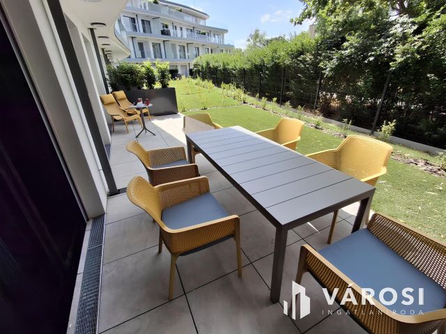 Új építésű prémium vízparti lakás Balatonszemesen