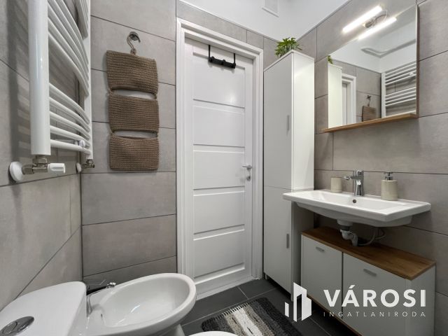 Hajdúszoboszlói, Nagyon Cool Kis Lakás, Nagy Terasszal!