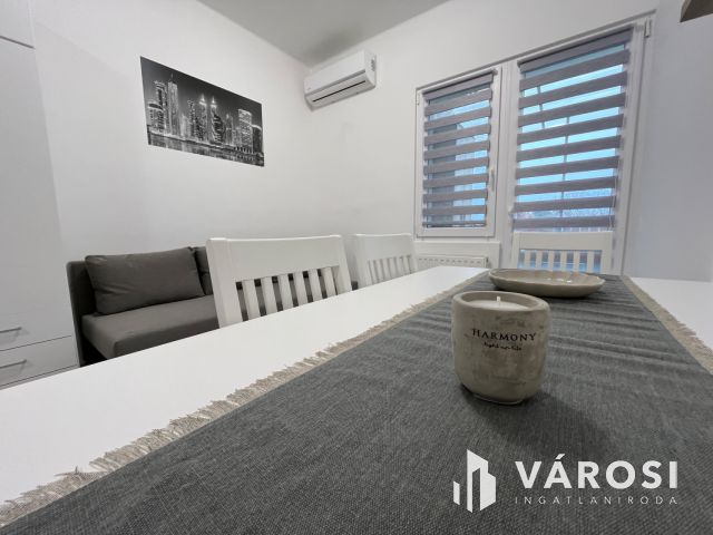 Hajdúszoboszlói, Nagyon Cool Kis Lakás, Nagy Terasszal!