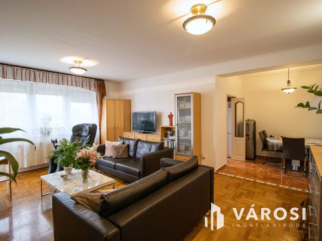 Eladó Örök értékű, újabb építésű lakás a Belvárosban