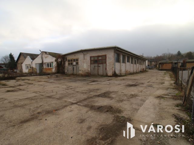 Csarnok-Raktár-Garázs frekventált ,fejleszthető területen