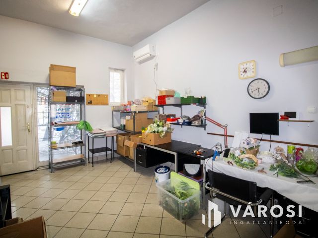 Eladó üzlethelyiség a Bartókon