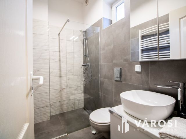 Azonnali bevétel Gyula belvárosában