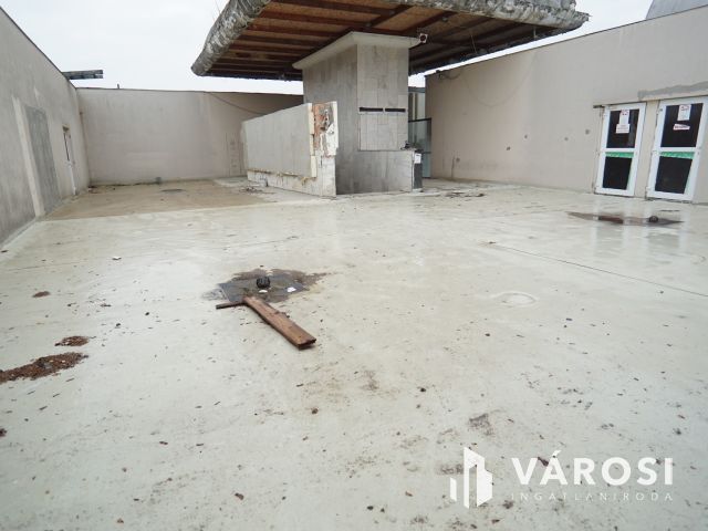 Kiadó közel 1000m2-es üzlethelység a Belvárosban!