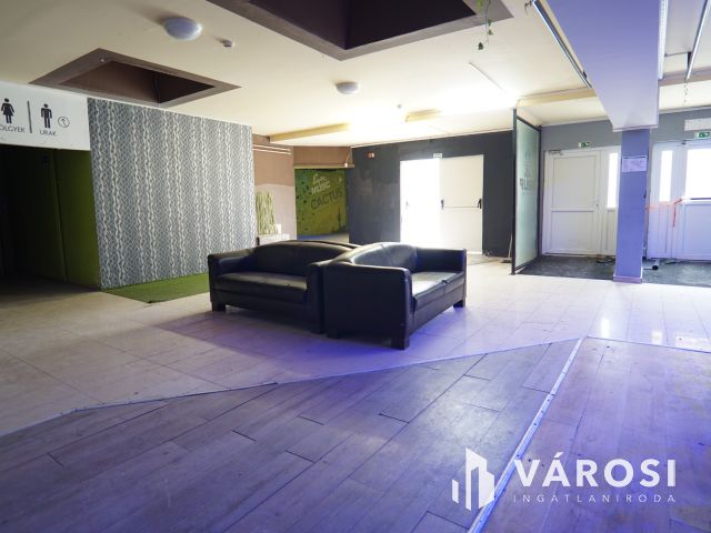 Kiadó közel 1000m2-es üzlethelység a Belvárosban!