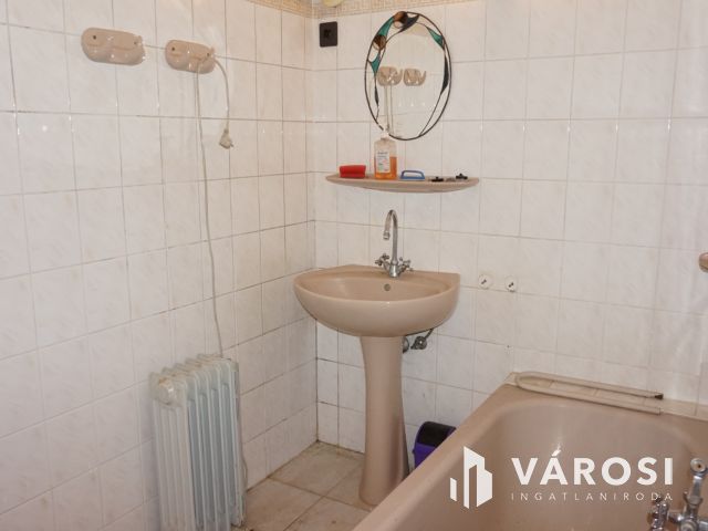 Felújítandó ház Vásárhely belváros közeli részén